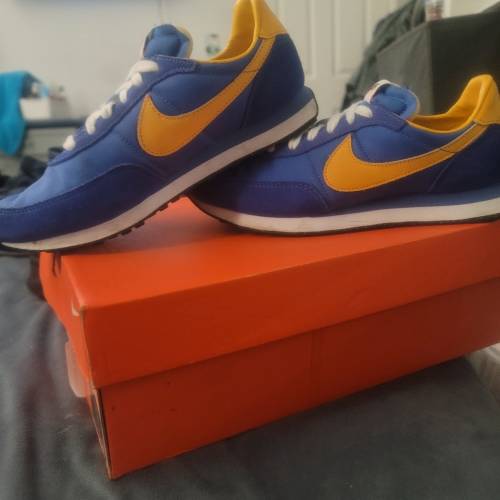 Nike Waffle Trainer UCLA Size 4.5